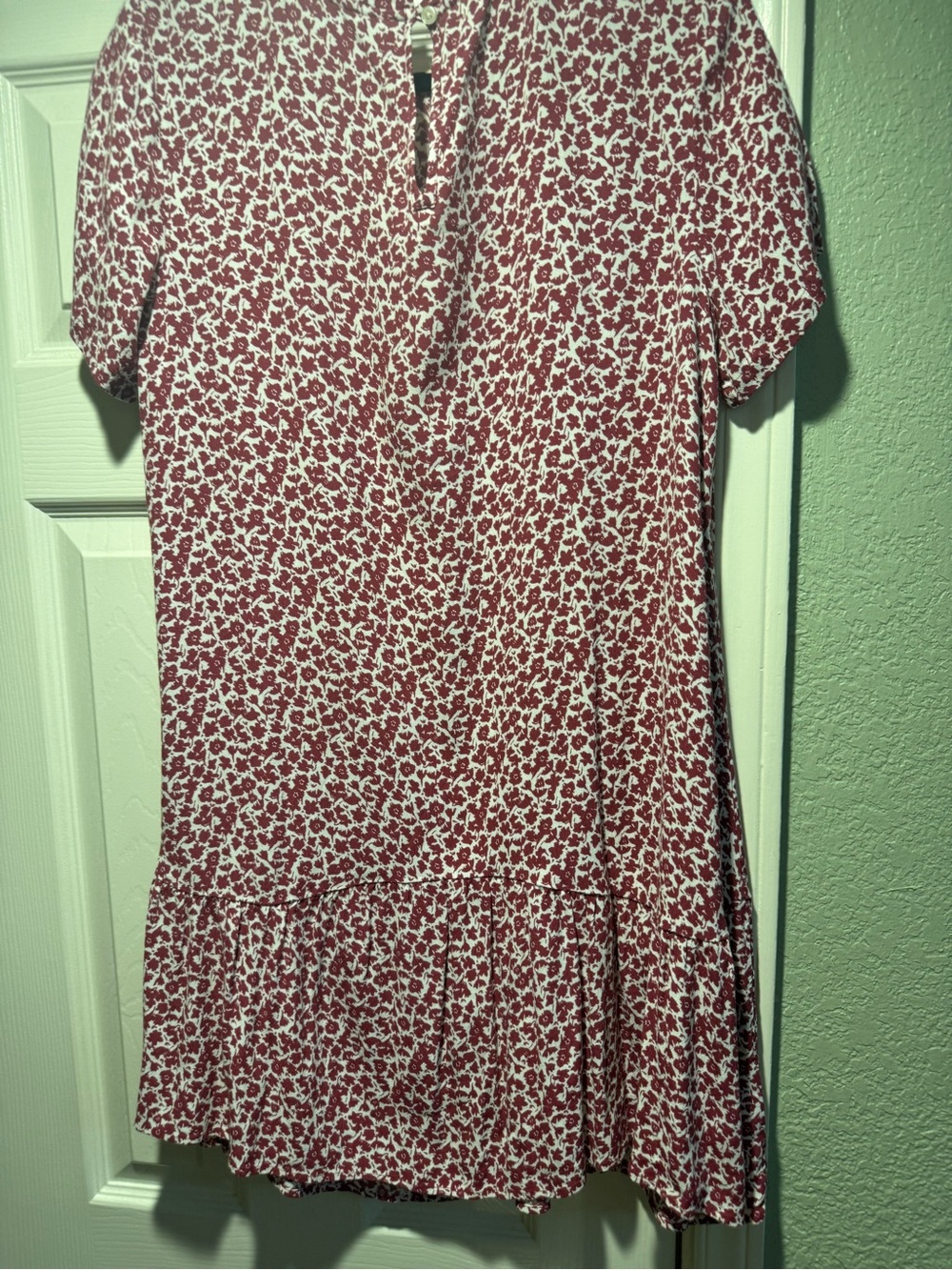 LOFT Red and White Floral Short Sleeve Dress above Knee